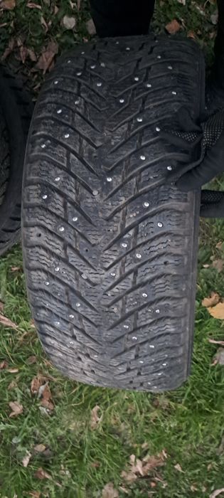 Продам 225/50 R17 цена 8000