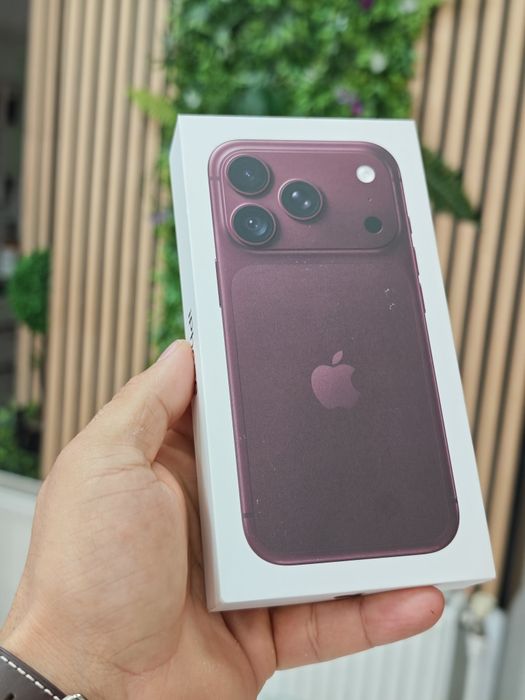 18 Pro 512 Burgundy