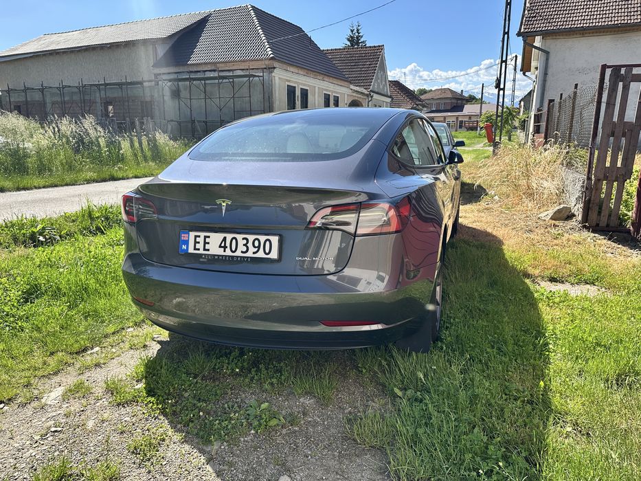Tesla model 3 long range