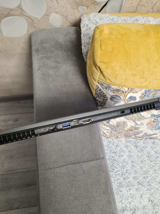 Laptop Acer i3 3rd gen 8gb 500gb nvidia 2gb 14"led slim hd