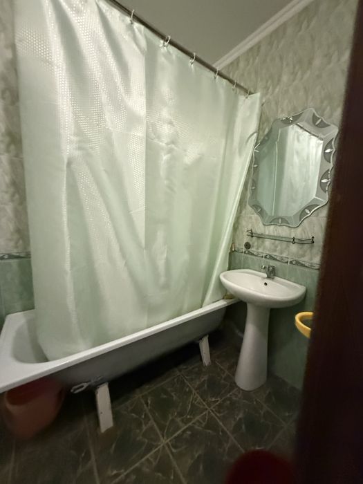 үй сатылып жатыр