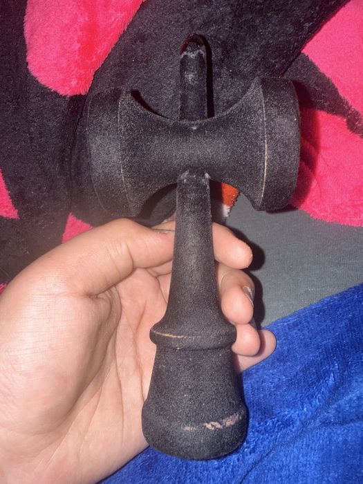 Kendama fuzzy sweets black broken shape