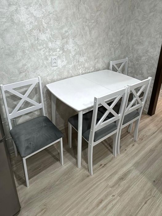 Стулья деревянные, новые.