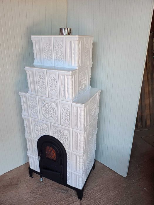 Semineu din teracota 6 randuri alba cu usa monobloc cu geam