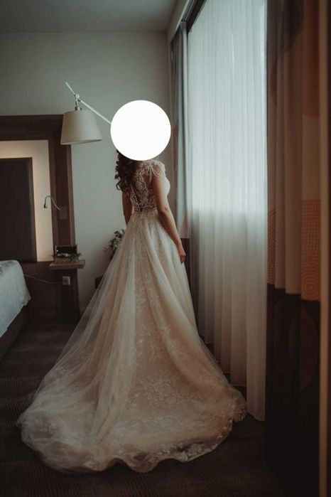 Прекрасна дизайнерска сватбена рокля, Daria Karlozi, модел Velvet Rose