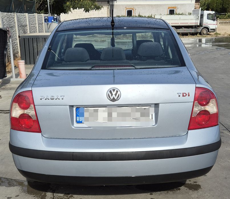 Volkswagen Passat b5.5 (3BG)berlină( sedan),înmatriculată  în RO