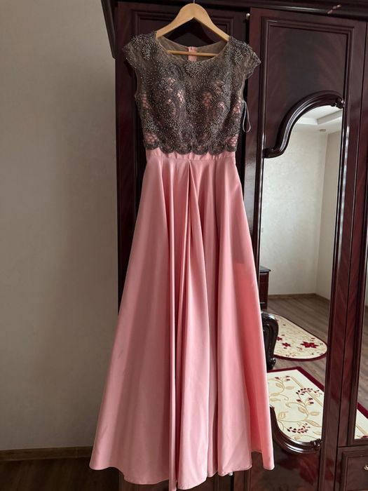 Rochie elegantă/ Rochie de nuntă/ Rochie de bal