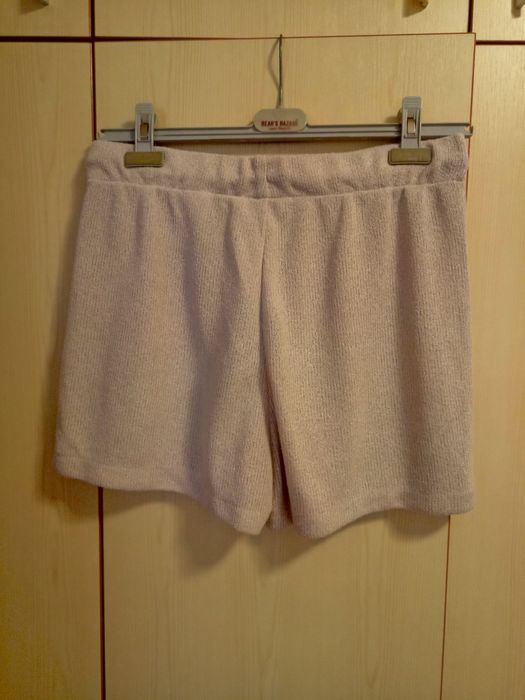 Set doua perechi pantaloni scurți( mas.M și mas L)și o bluza mas L-H&M