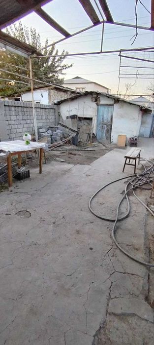 Участок сотилади 9 сот, фасад 18 м, Бектемирский район, ориентир РОВД