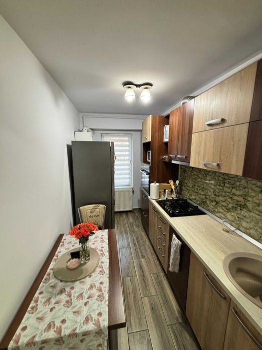 De vânzare aparteman 2 Camere, zona Dâmbu