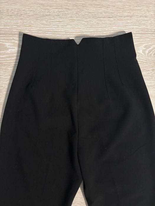 Черные брюки Zara