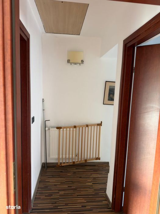 Apartament 3 camere decomandate, dispus pe două nivele
