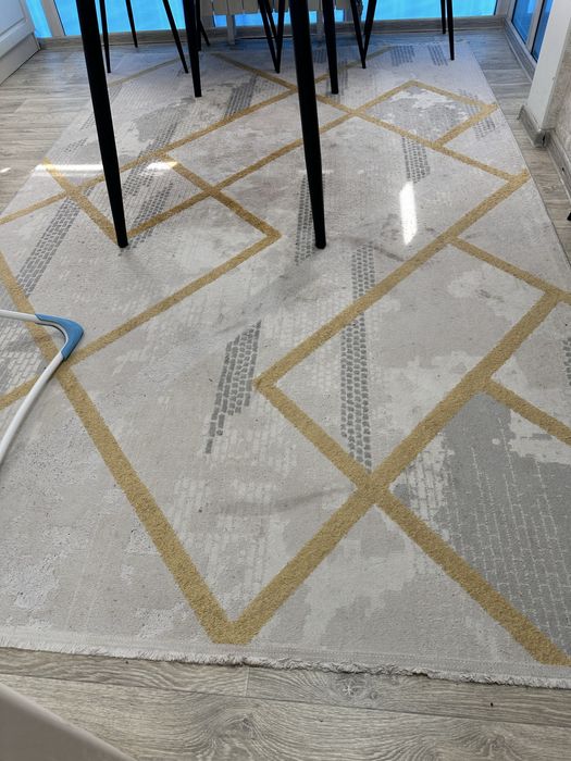 Ковер 2*3 в хорошем состоянии