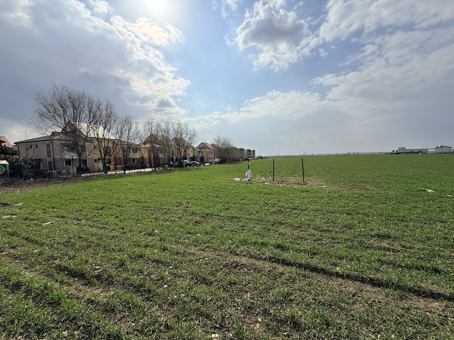 Inchiriez teren in Otopeni  9.610 mp langa patinuarl Tiriac Arena