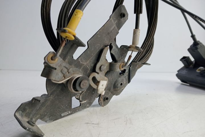 Broasca usa culisanta 91166225 Nissan Primastar prima generatie (face