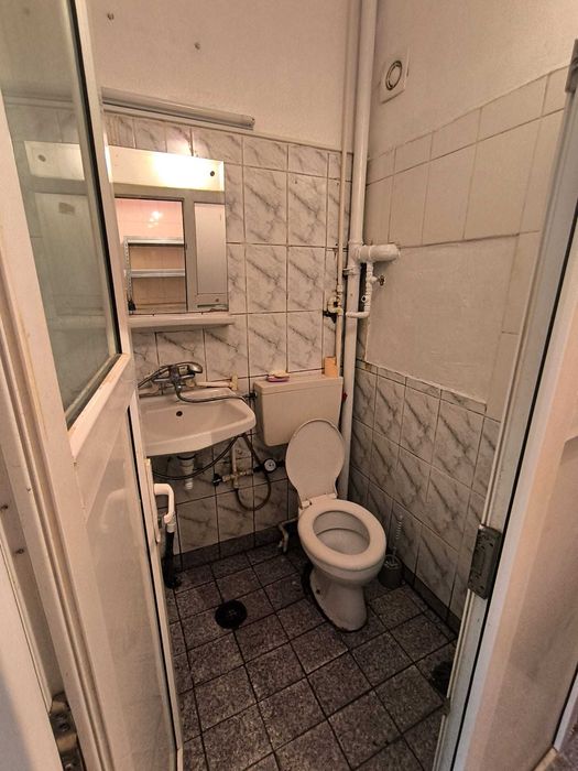 Garsoniera modesta la 7 min de metru Aparatorii Patriei