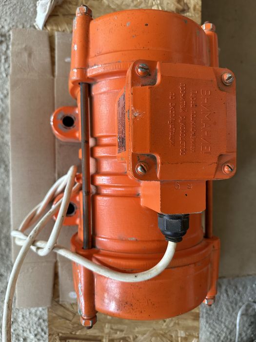 Продам вибраторы площадочные