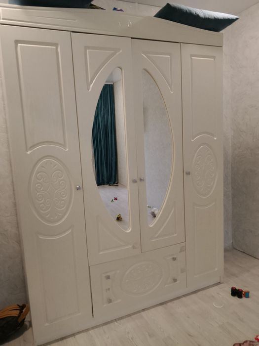 Продам шкаф 30 тыщ
