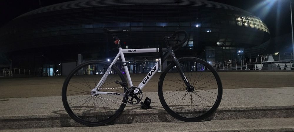 Fixed gear GRAY team