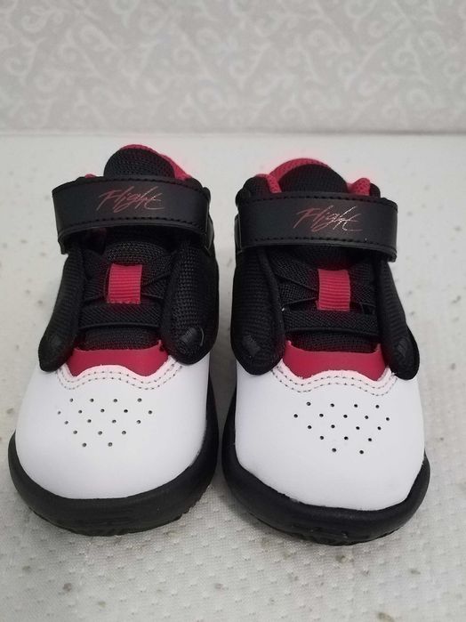 Jordan Max Aura 4 bebelusi NOU marimea 22 rosu cu negru