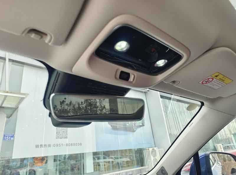 Кроссовер гибрид Aito M5