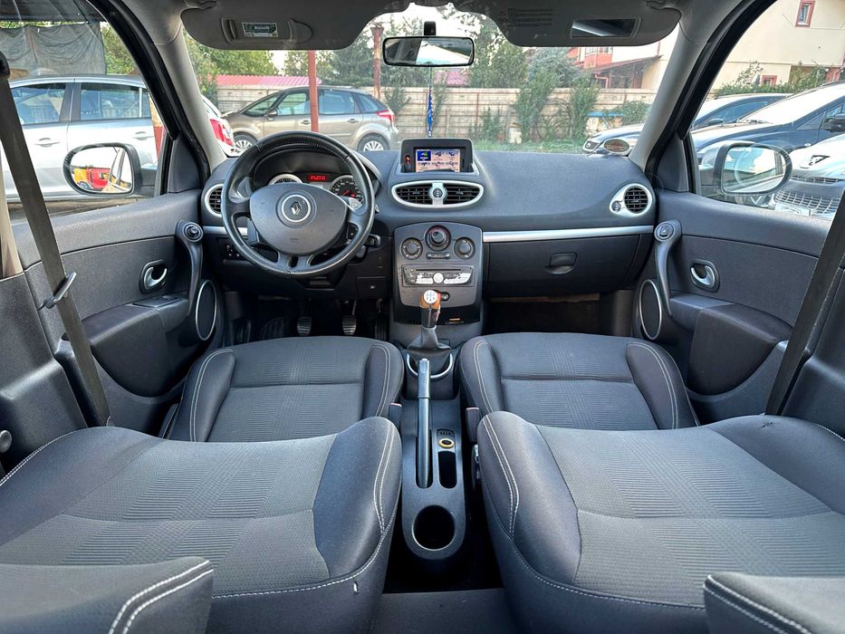 Renault Clio III 2009 • 1.2 Dynamique • Navigație • Climă • Rate Fixe