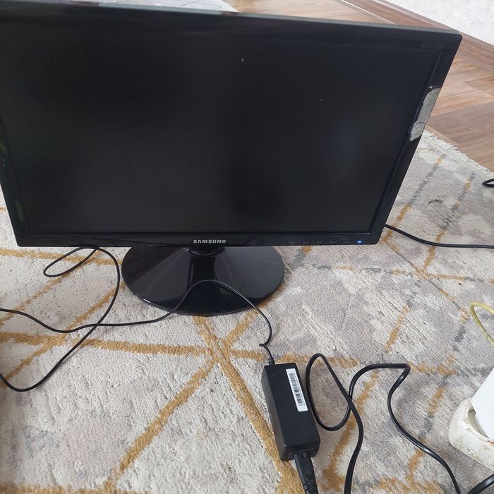 Монитор Samsung 19