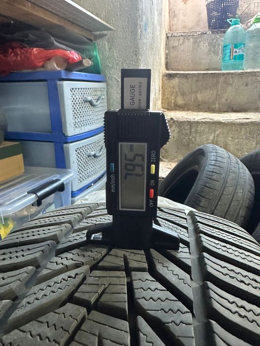 cauciucuri iarnă Hankook Winter i*Cept evo3 225/40 R18 – stare foarte bună