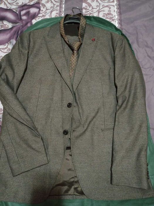 Продам мужской оригинальный костюм Турция