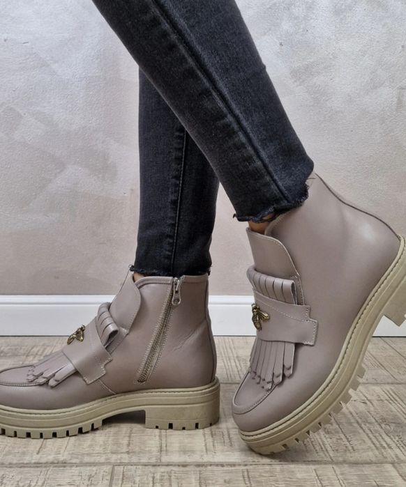 Ghete îmblănite bej, din piele naturala, noi, model Bee, pt.femei