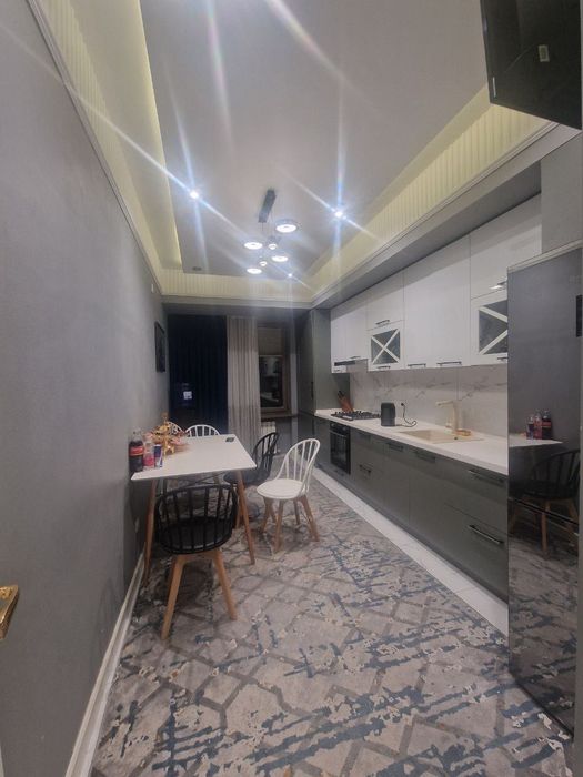 Квартира 4/2/8
Чиланзар Парк Гафура Гуляма Ориентир:  Бунёдкор стадион