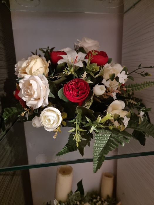 Buchet flori pe mașină miresei cu ventuza
