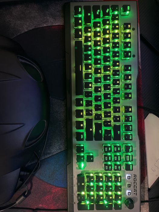 Клавиатура на ROCCAT
