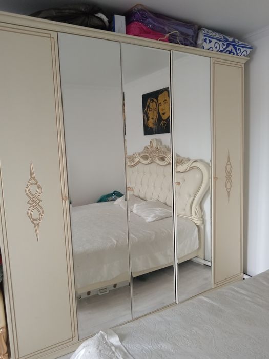 Продам спальный гарнитур