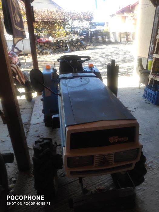 Vând tractoraș MITUSUBISHI 4x4 de 18 cai