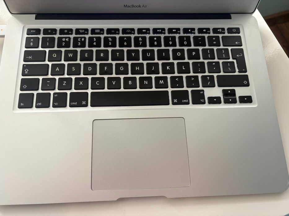 Macbook Air 13'' (Макбук Еър 13 инча)