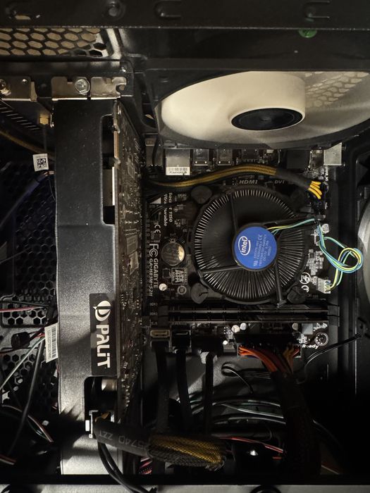 Vand PC buget i5 4460 16 gb ddr4 256 SSD