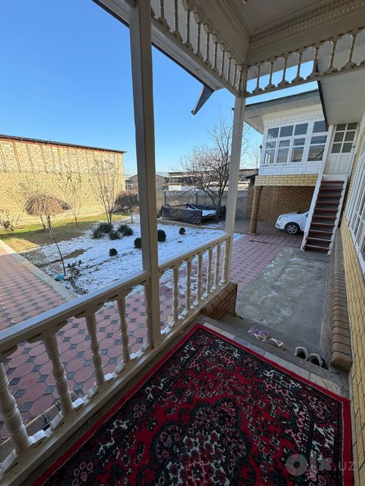 Toshkent tumani kok saroyda uy sotiladi