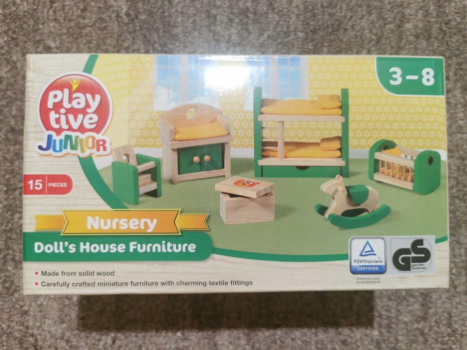 Căsuța de păpuși, din lemn, pentru 3 ani