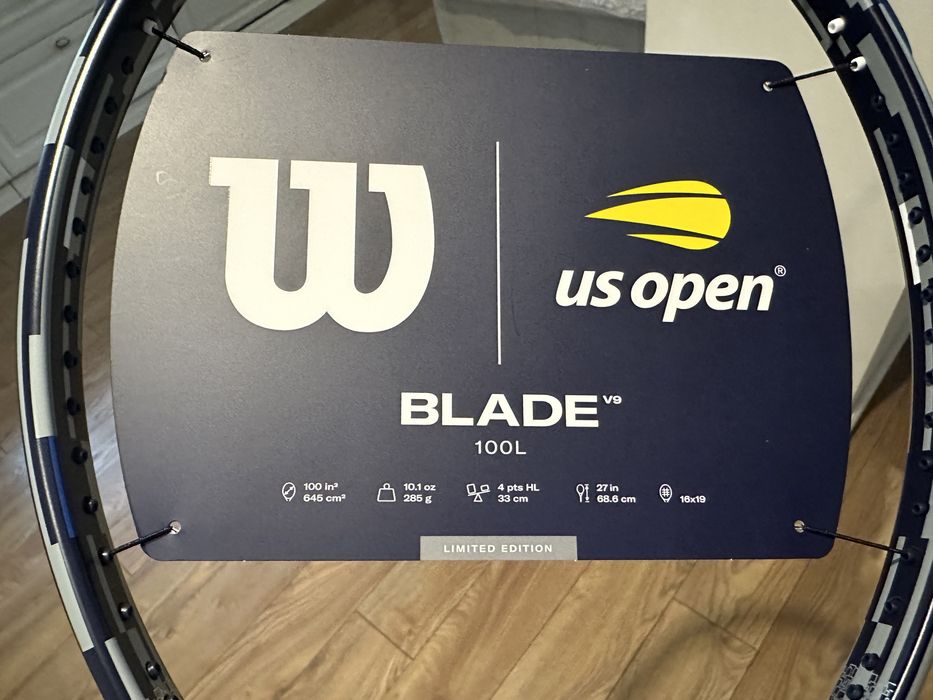Wilson Blade V9,Limited Edition,greutate 285grame,cap 100,grip 1 si 2