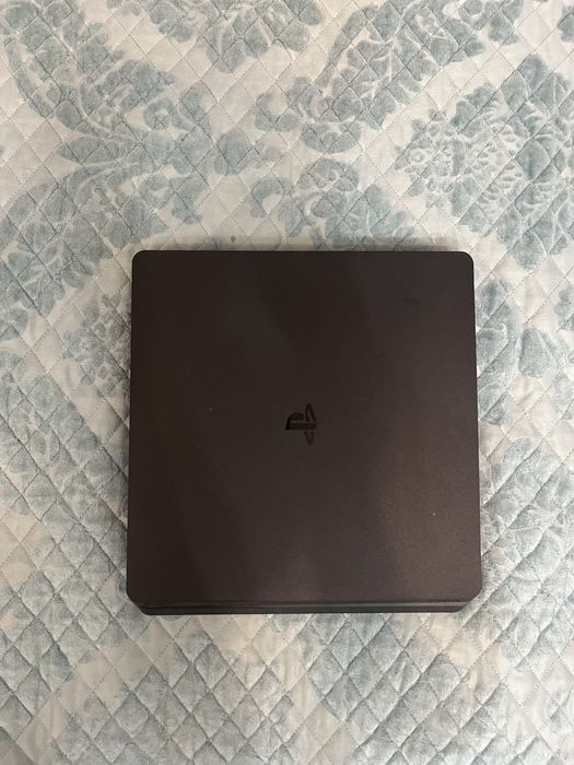 Playstation 4 slim