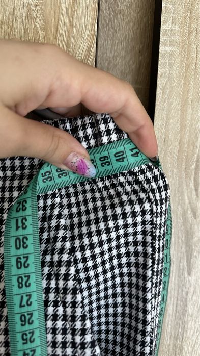 Blugi cu carouri gri