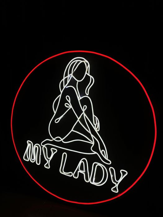 Неоновая вывеска