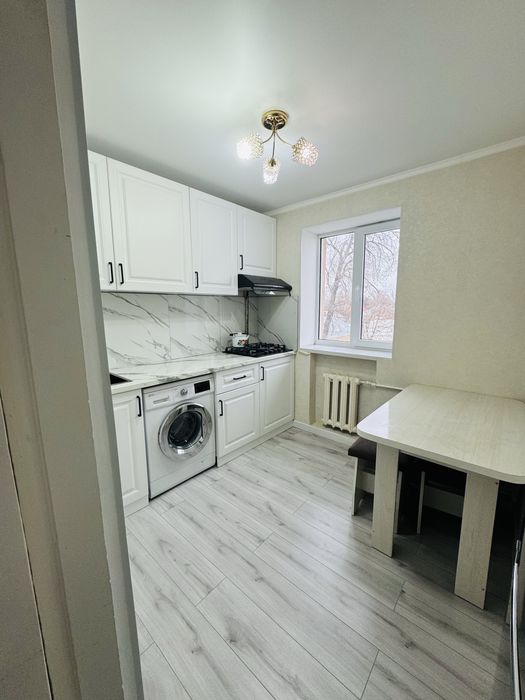 Сдам 2 комн квартиру в центре