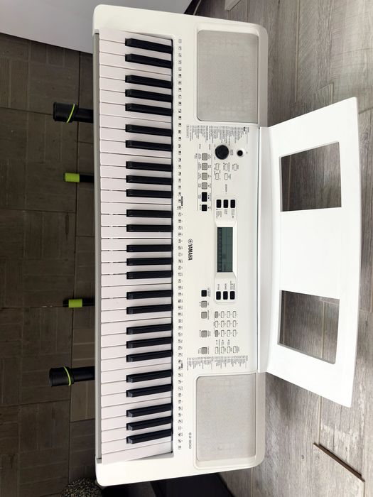 Orga profesionista Yamaha EZ-300