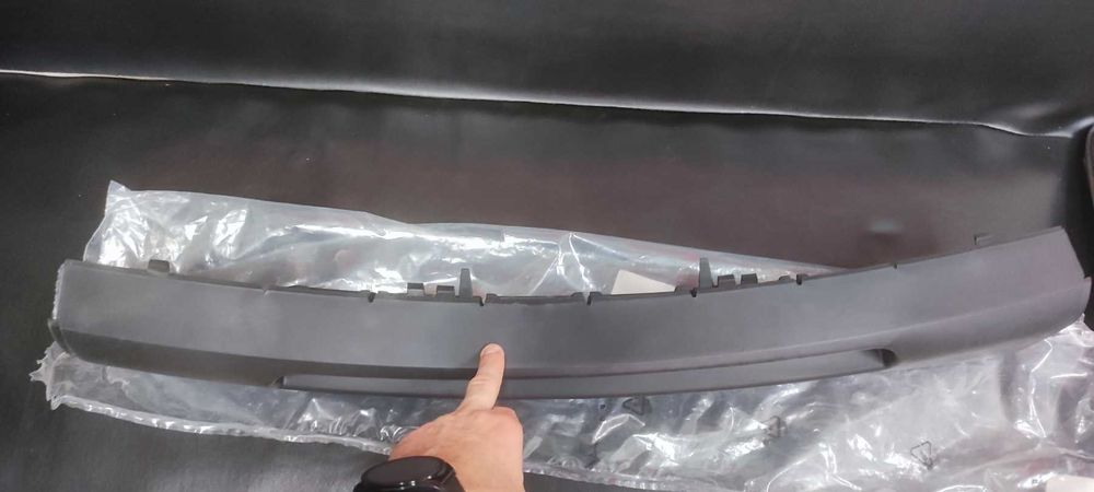 Покривна/защитна лайсна броня Citroen
парт номер: 7452.CJ