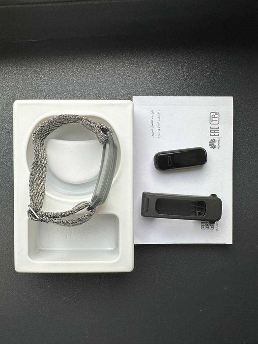 Продам фитнес-часы Huawei Band 4e