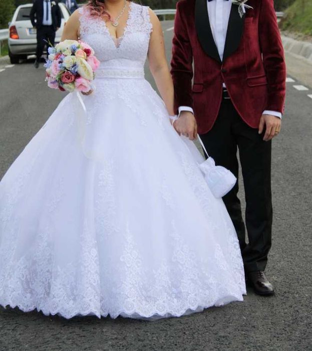 Costum de mire ca nou