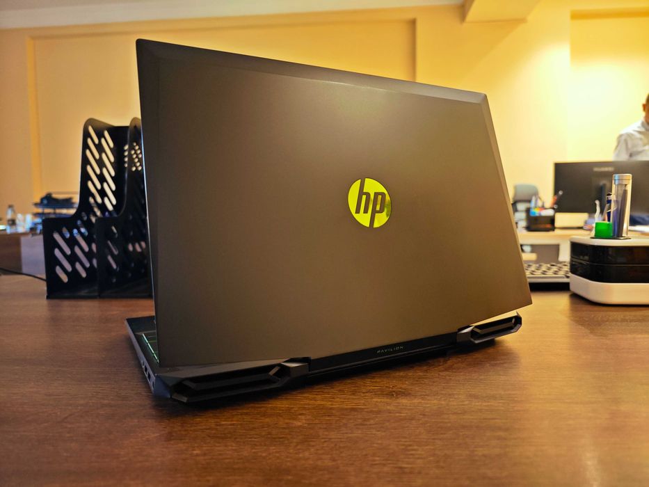 Игровой ноутбук HP Pavilion Gaming 15 в идеальном состоянии