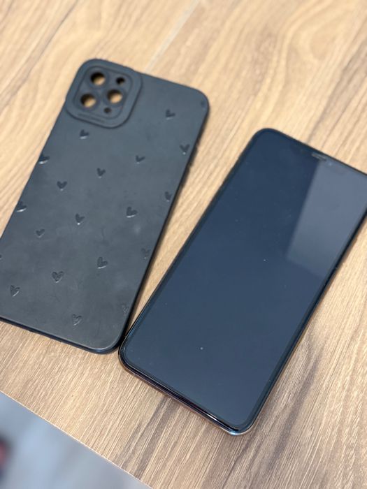 iPhone 11 Pro Max 64GB Gold – Много добро състояние + калъф и стъклен протектор